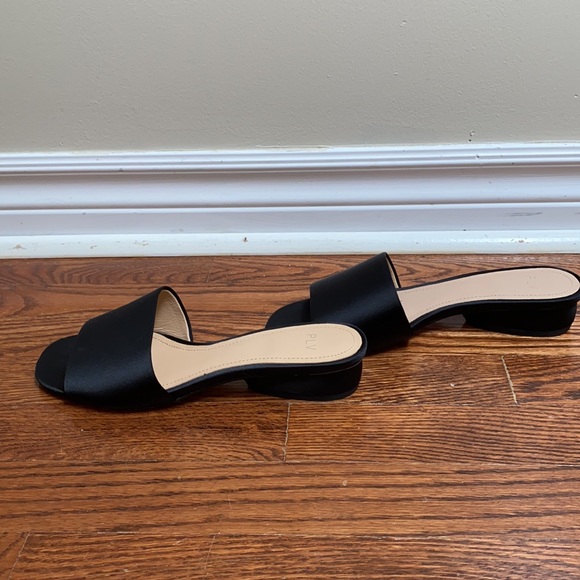 Host Pick ❤️PLV - Pour La Victoire Mallory Slides - Picture 5 of 5